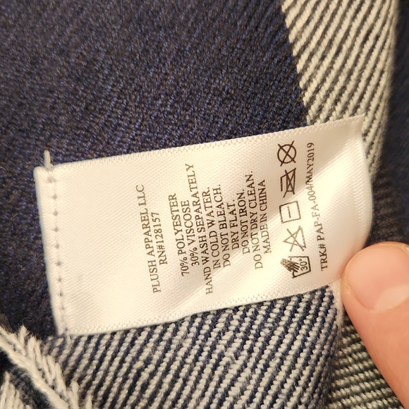 Plush Apparel Scarf - Picture 4 of 4